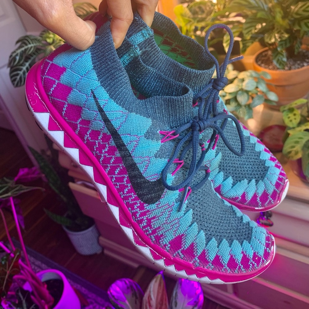 Nike free run 3.0 flyknit pink and blue